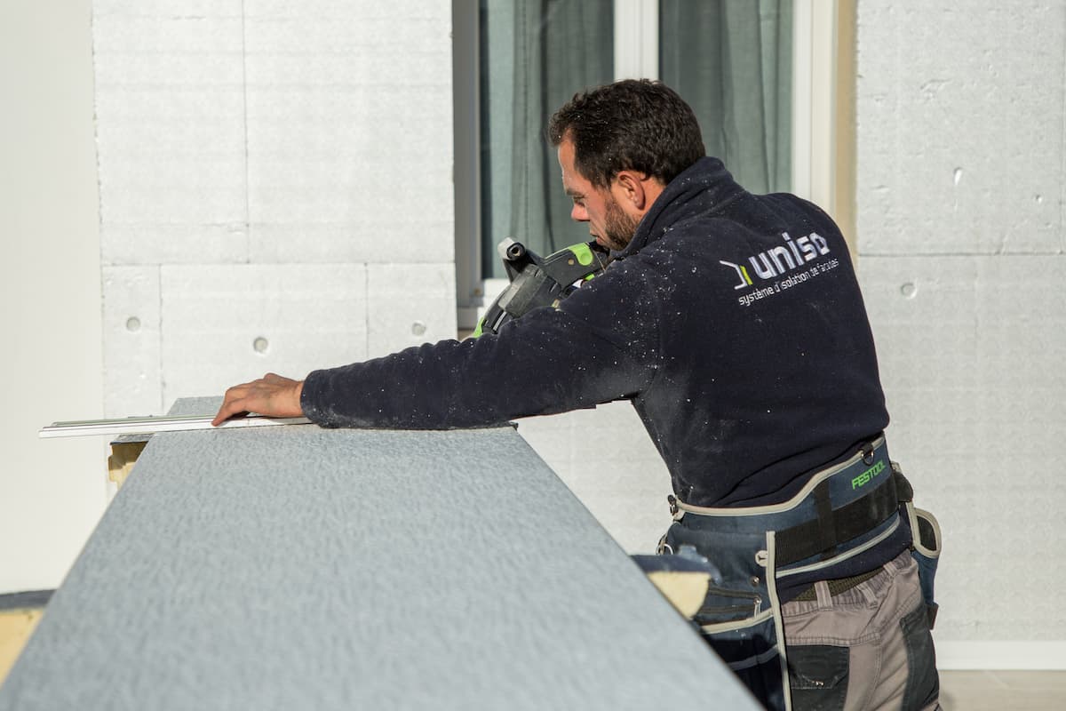 Panneau PIR pour l'isolation d'une façade de maison
