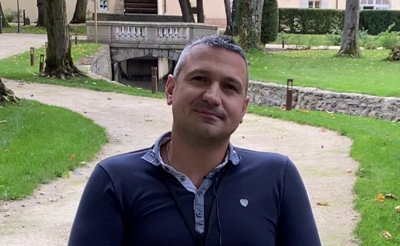 Julien Lefebvre, dirigeant d’Alpes Poses à Villard-Bonnot (38) et Florensac (34)