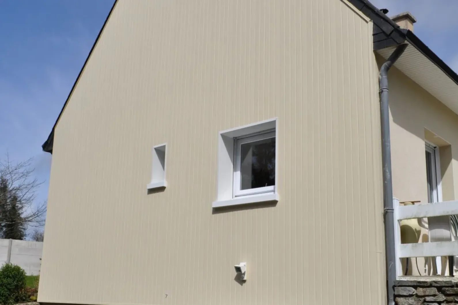 Vêture isolante sur pignon ouest