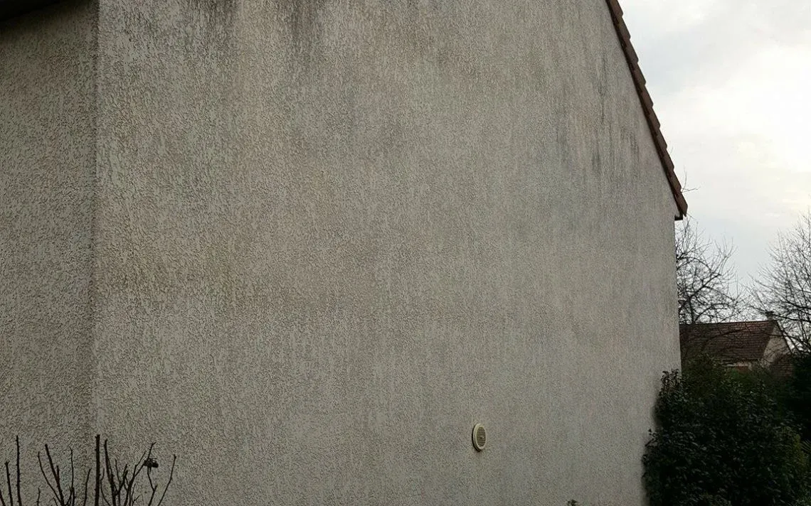 Ravalement et isolation du pignon d'une maison dans l'Essone