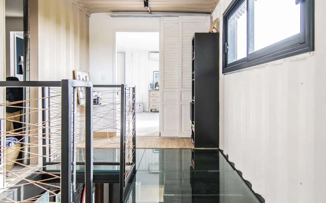 Isolation extérieure d’une maison container